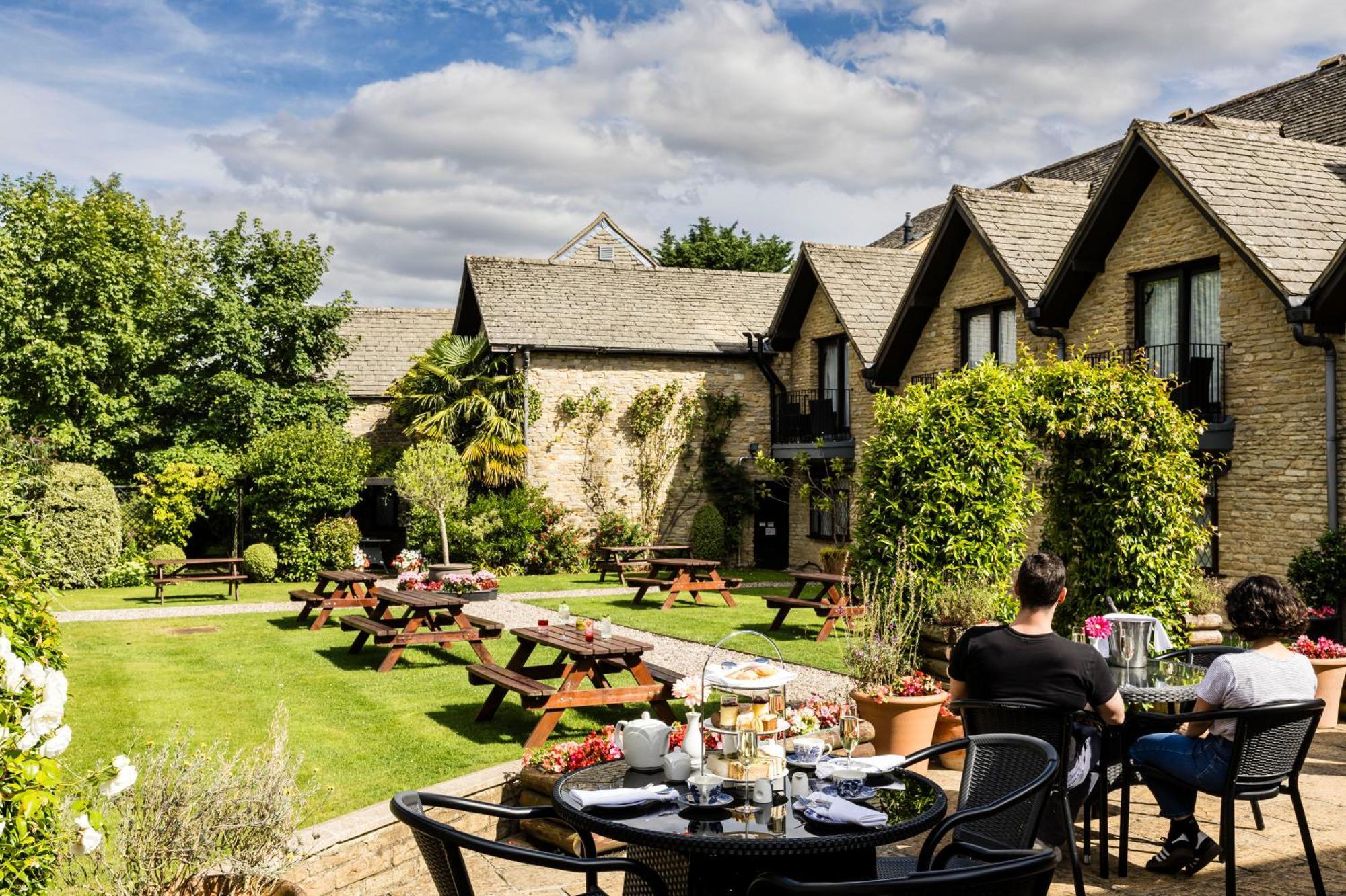 The Holt Hotel Steeple Aston エクステリア 写真