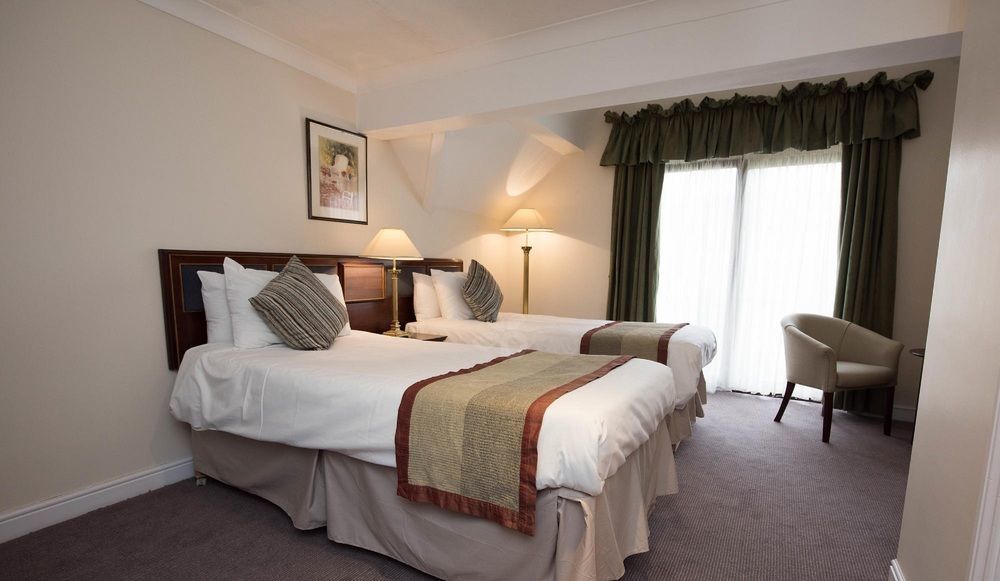 The Holt Hotel Steeple Aston エクステリア 写真